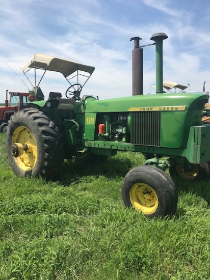 JD 4320 tractor