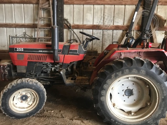 C/IH 255 Tractor