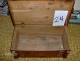 Cedar hankey box