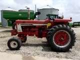 1966 706 Gas Tractor