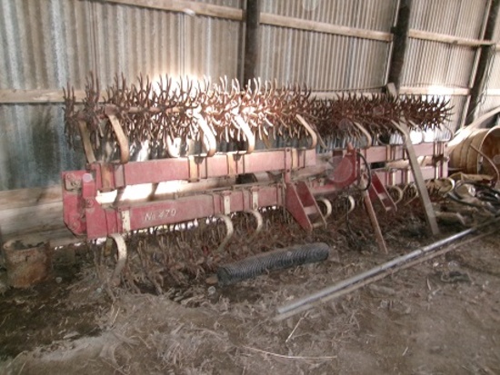 Kewanee 470, 8-36” Rotary Hoe