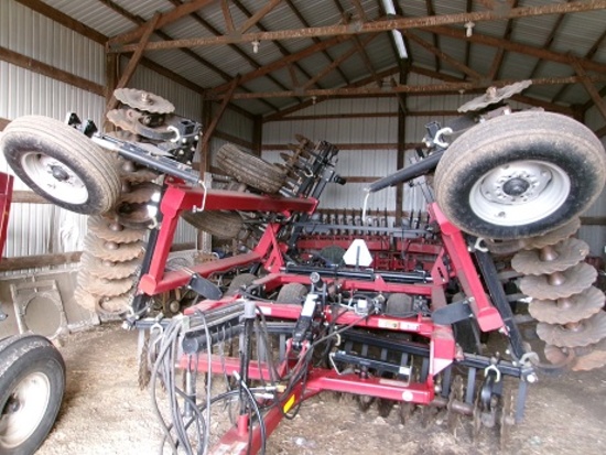 (2009) C/ih 330 Turbo True Tandem Disk