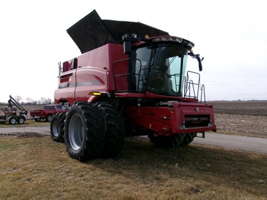 2018 C/IH 7240 Combine
