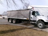 2006 International 4400 Tandem Grain Truck