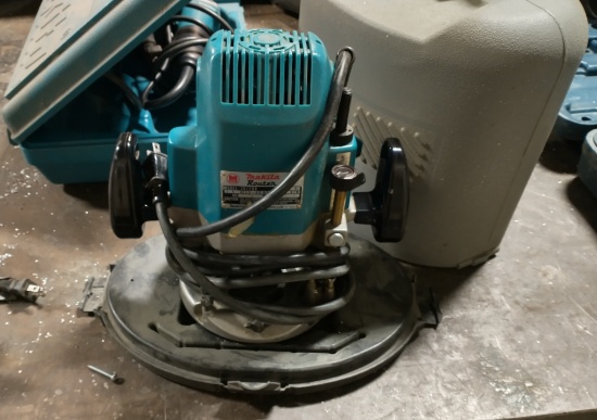 Makita Router in Ryobi Case