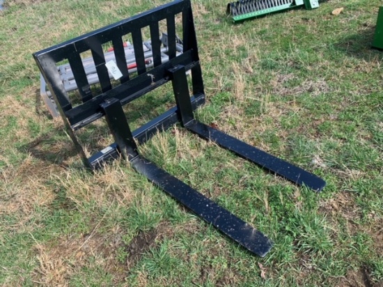 Quick Attach Skid Steer Style Pallet Fork