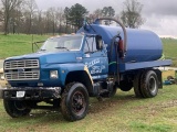 1985 Ford F800 Truck