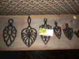 Wilton Cast Iron, Iron Stand (5)