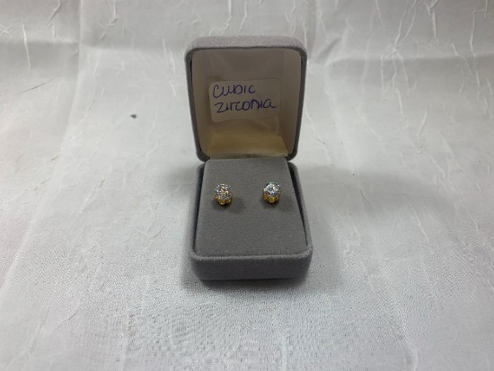 Cubic Zirconia Stud Earrings (Gold Accent)