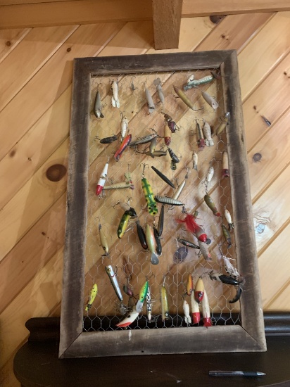 Screen of Fishing Lures