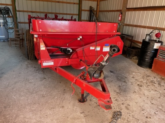 NH Manure Spreader