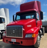 2000 Volvo Day Cab Truck