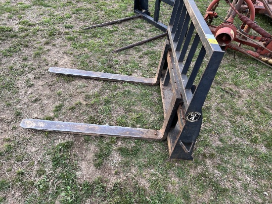 Skid Steer Quick Attach Pallet Fork