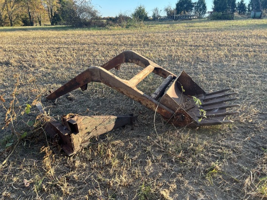 Front End Loader w/No Hydraulic Cylinders Frame and Bucket Only