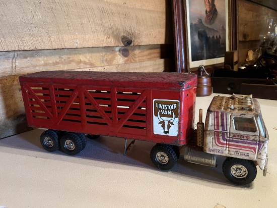 Ertl Semi and Livestock Trailer