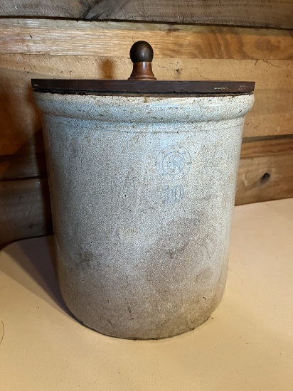 Louisville Pottery Crock w/Lid