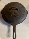 Griswold #8 Cast Iron Skillet w/Lid