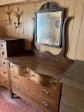 Ripple Front Dresser w/Mirror and Dresser w/No Mirror