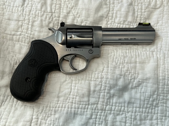Ruger SP101 .327 Fed Mag in Case w/Extra Grip