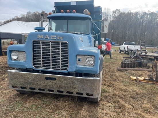 1988 Mack R Model Truck