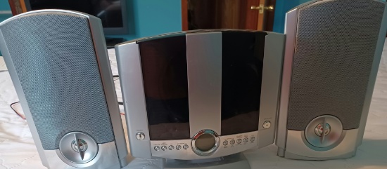 Durabrand Stereo w/2 Speakers
