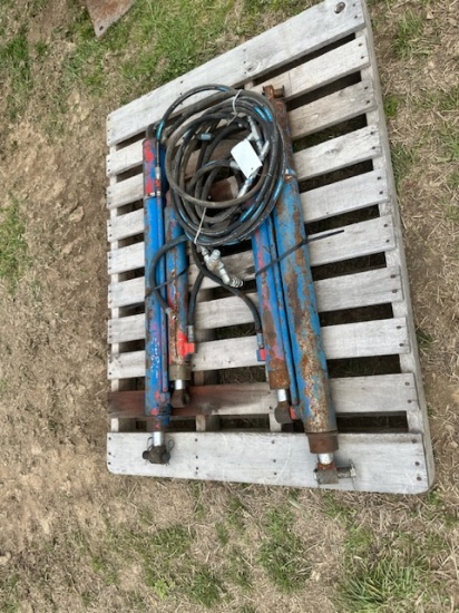 Hyd. Cylinders on a Pallet  (2)