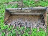 Skid Steer Bucket w/Teeth