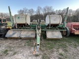 JD 7 Row Corn Planter w/Monitors