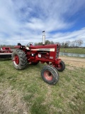 International Farmall 586 Tractor