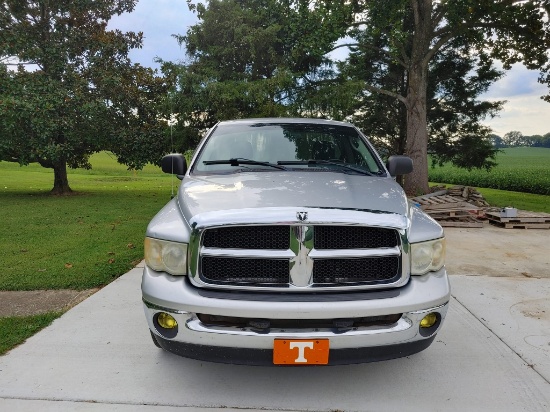 2004 Dodge Ram 1500 SLT Pickup Truck