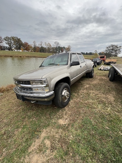 1999 Chevy Dually Pickup Truck