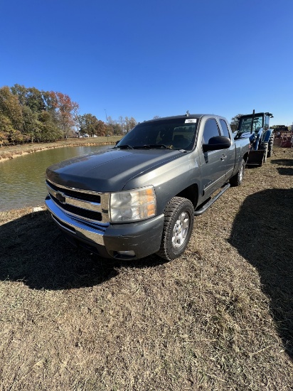 2011 Chevy 1500 Pickup Truck