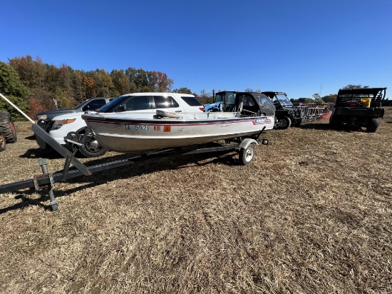 Alumacraft Boat w/Battery, Trolling Motor, Seat, and Trailer