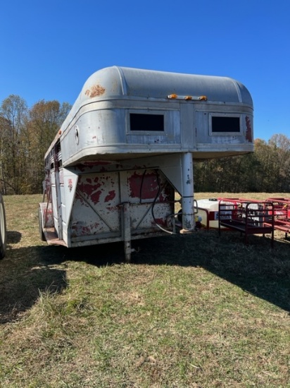 Ponderosa 16' Horse Trailer
