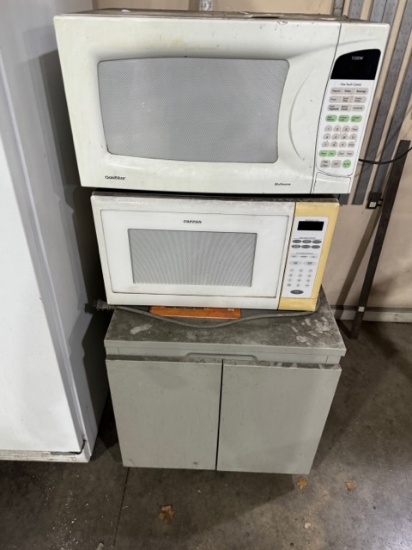 2 Microwaves and Stand