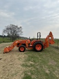 Kubota MX5200 w/Loader and Backhoe Attachment
