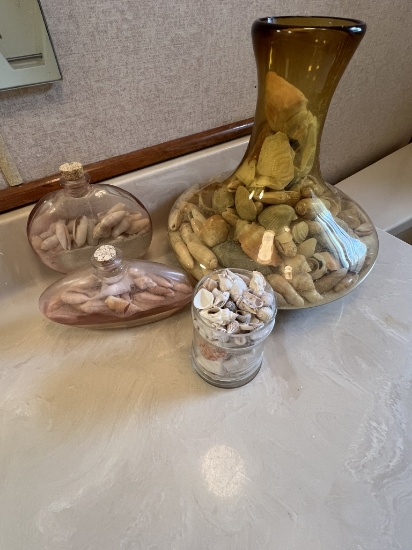 Containers w/Seashells and Seashell Picture
