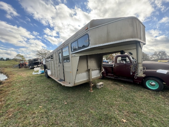 Chaparral 5 Horse Slant-Load Horse Trailer