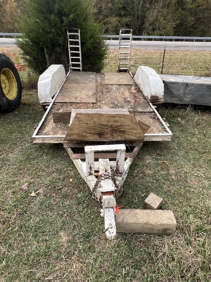 12' Trailer w/Ramps