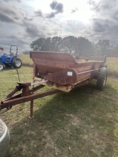 NH 327 Manure Spreader