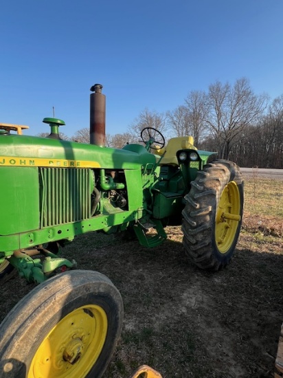 JD 3010 Tractor