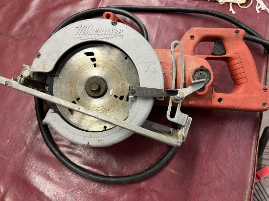 Milwaukee Skill Saw-7 1/4"