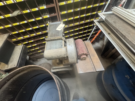 Pilgrim Machinery Bench Belt Sander (works)