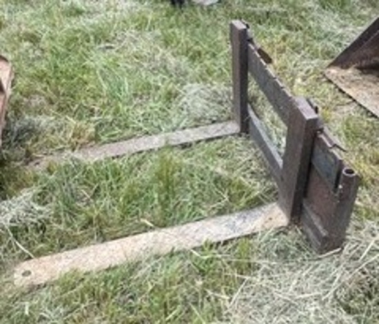 Skid Steer Pallet Forks