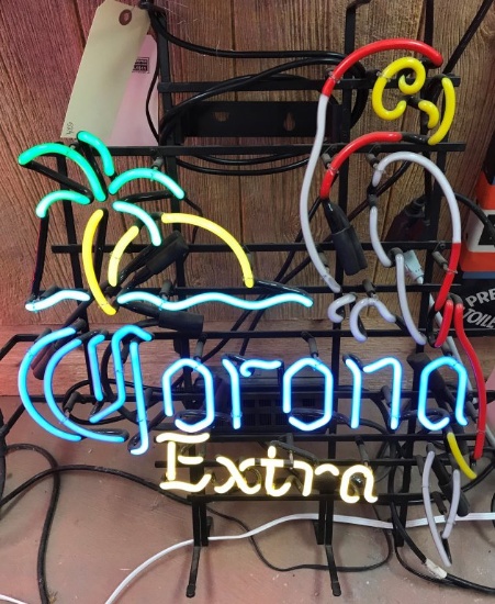 Corona Extra Neon       Parrot does not light up