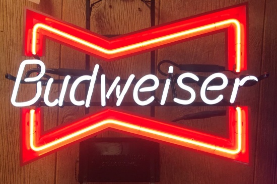 Budweiser fishtail Neon      14" tall x 21" wide