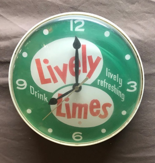 Lively Limes Round Clock 8" Dia.