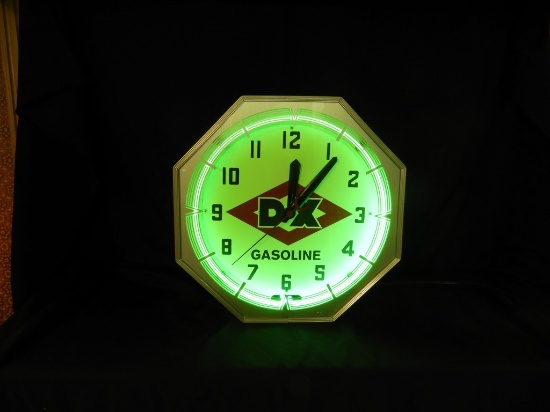 D-X Gasoline, orig. clock