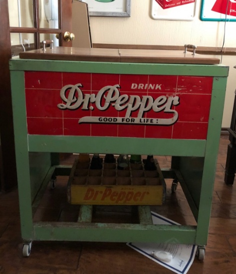 1940's Dr. Pepper chest