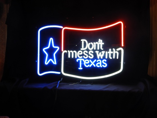 Don't Mess with Texas neon, 28"X21"